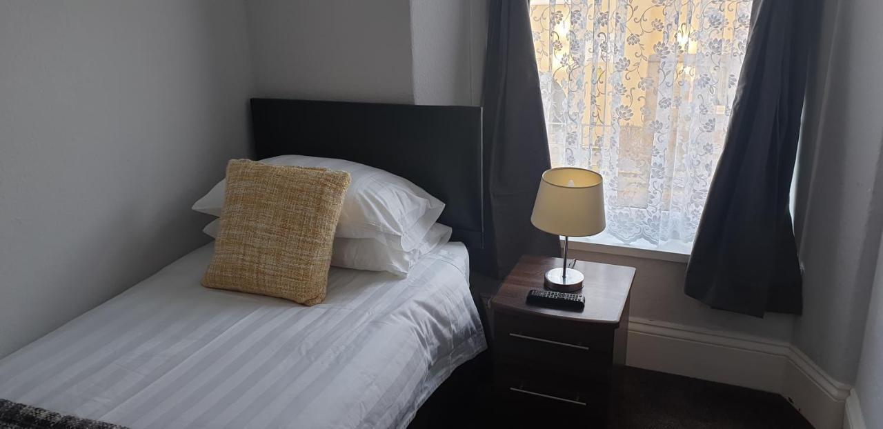 Lockinbar Holiday Apartments Tenby Zewnętrze zdjęcie